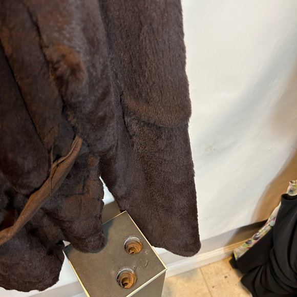Brown fur jacket - Picture 2 of 8